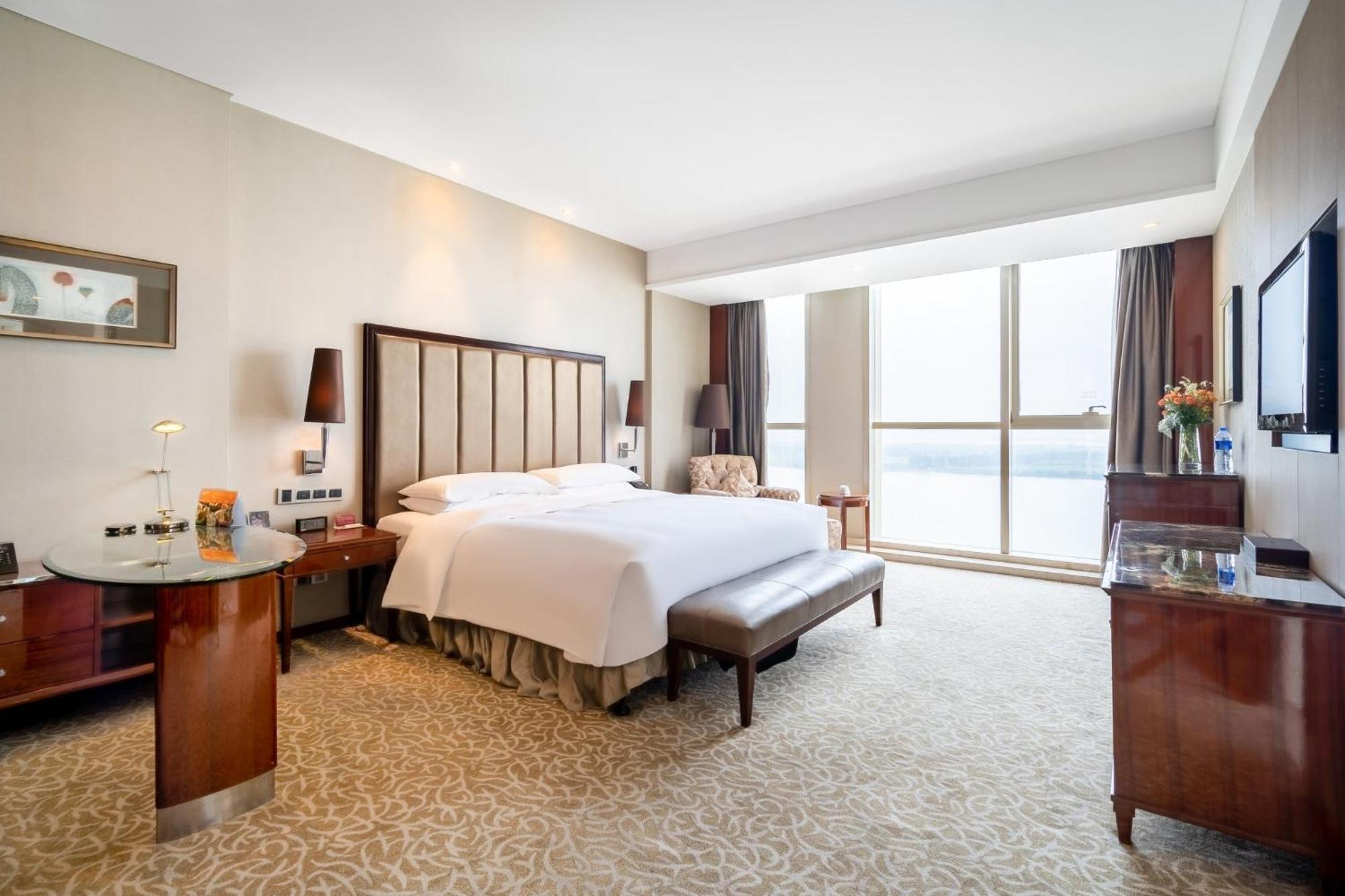 Crowne Plaza Zhenjiang By Ihg Hotell Eksteriør bilde