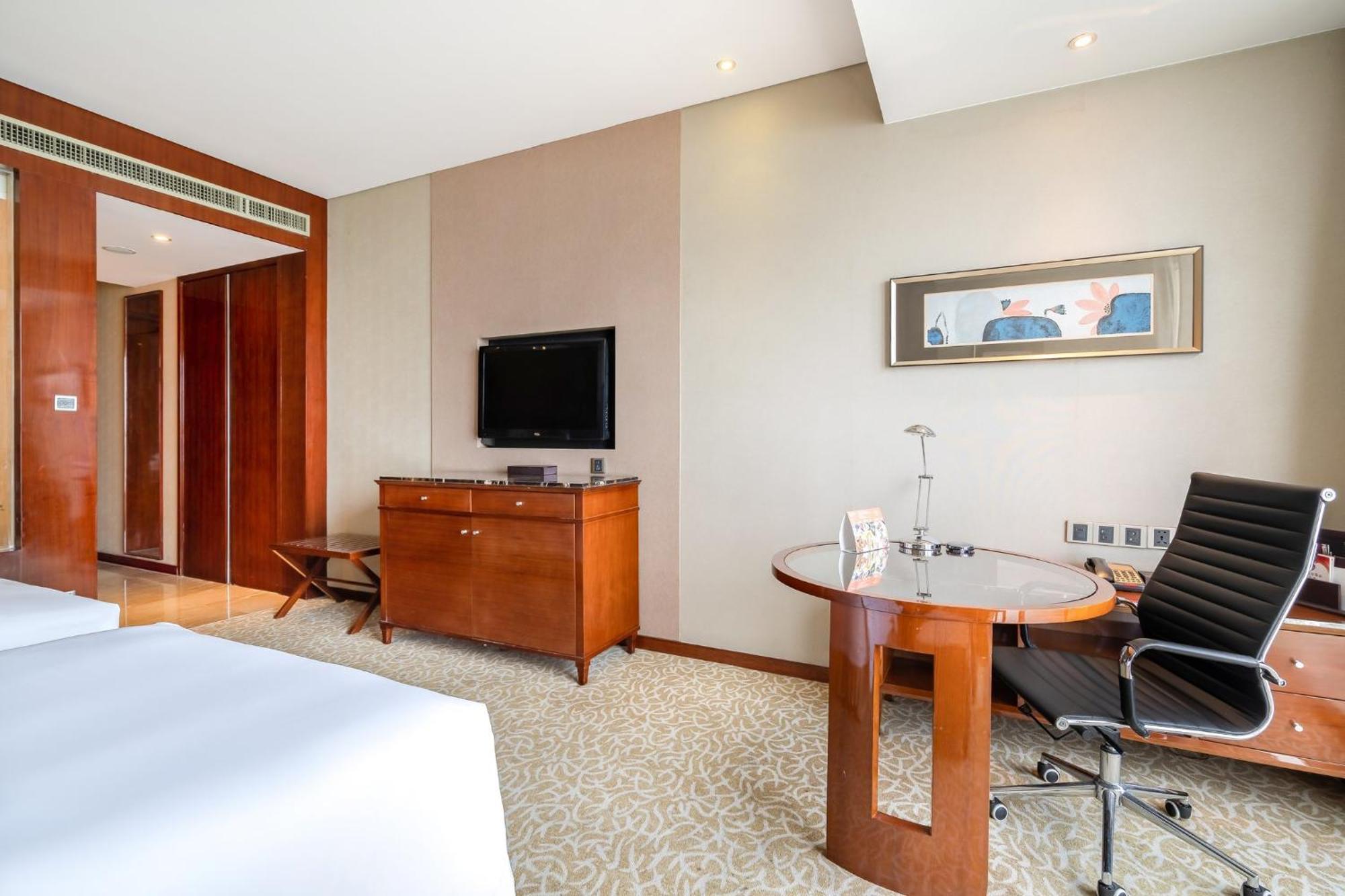 Crowne Plaza Zhenjiang By Ihg Hotell Eksteriør bilde