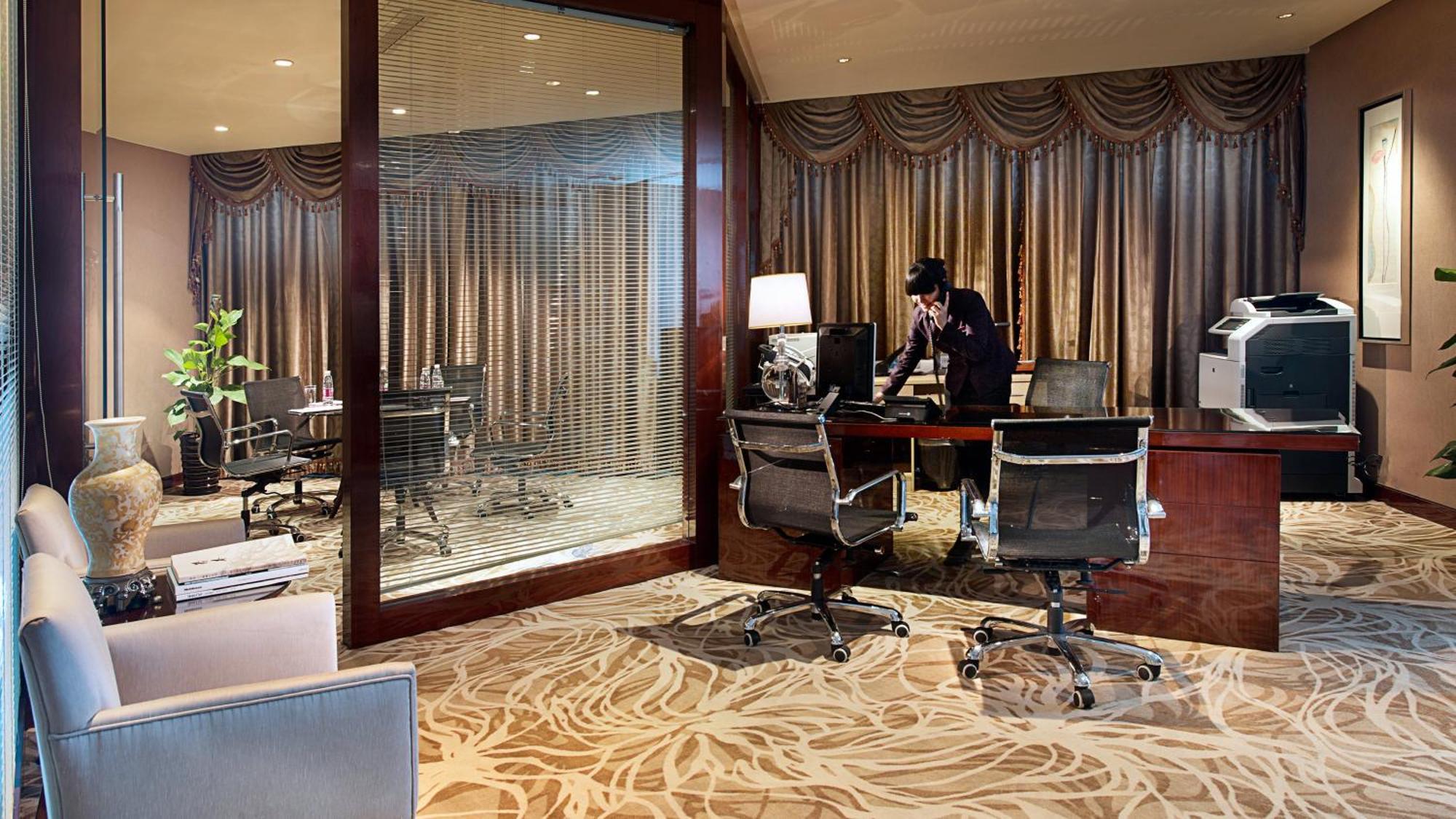 Crowne Plaza Zhenjiang By Ihg Hotell Eksteriør bilde