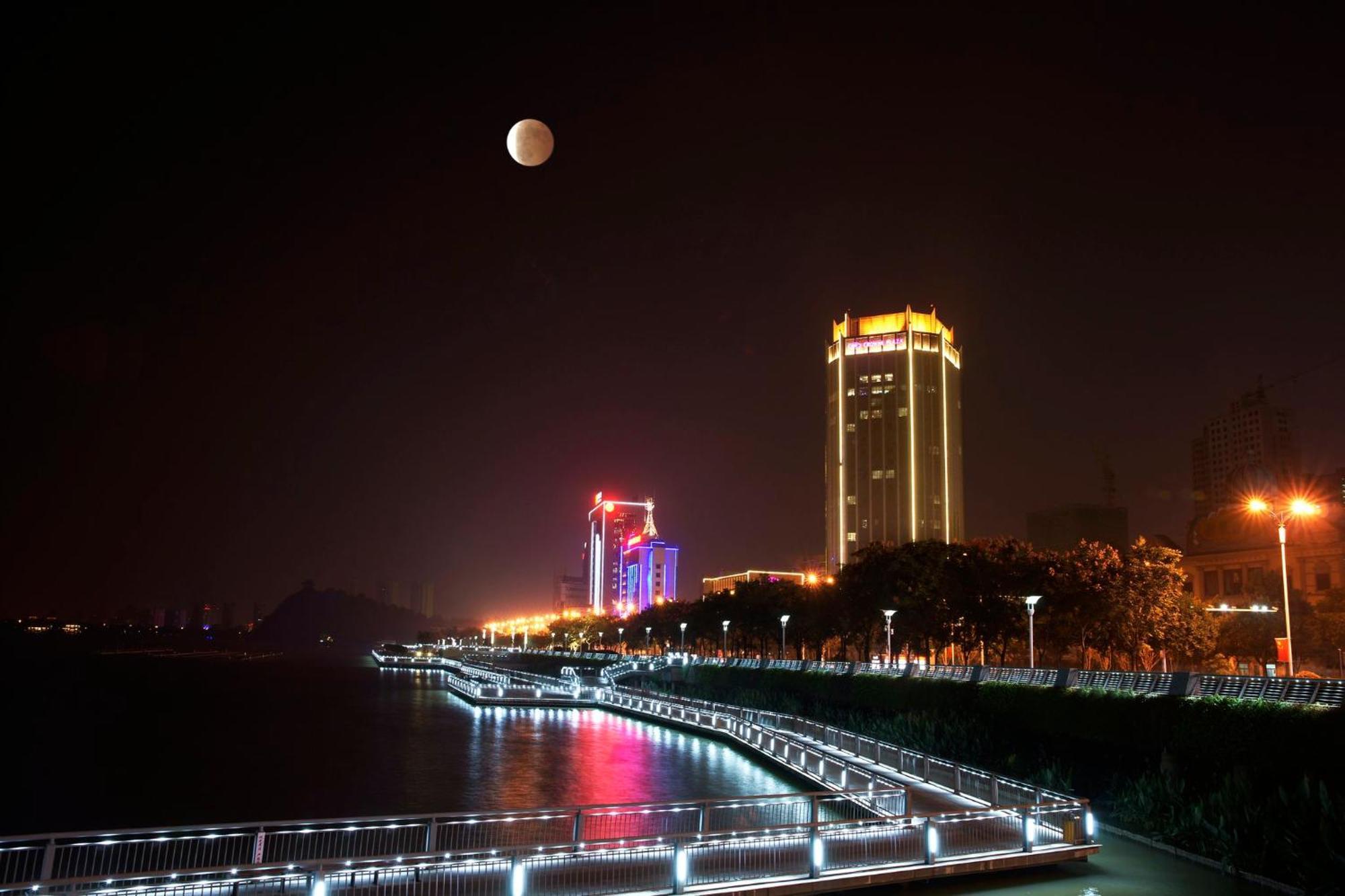Crowne Plaza Zhenjiang By Ihg Hotell Eksteriør bilde