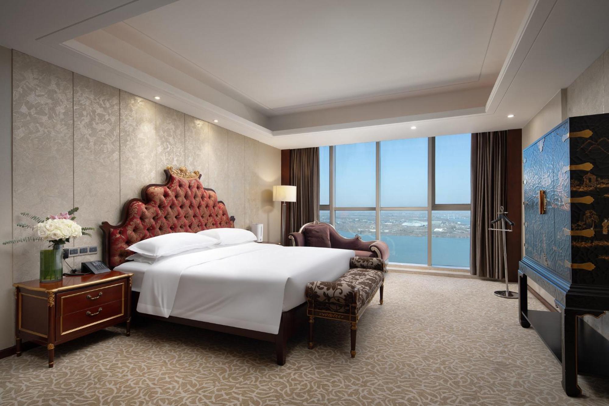 Crowne Plaza Zhenjiang By Ihg Hotell Eksteriør bilde